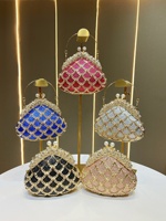 Sac à bandoulière mini en strass brillants pour femme, sac seau en cristal avec chaîne perlée ajourée pour soirée