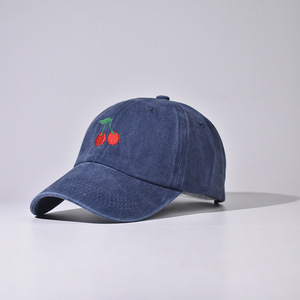 Casquette de baseball pour <span class=keywords><strong>femme</strong></span>, style dessin animé cerise, tendance, pour l'extérieur, type trucker, délavée, polyvalente, réglable, avec broderie de fruits mignons - Product Image 1
