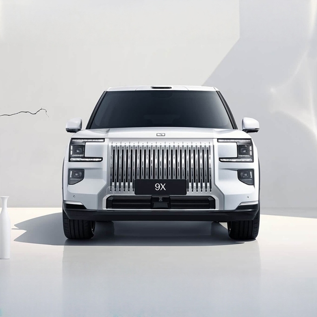 ZEEKR 9X SUV Plug-In Hybrid with 1030kW Motor 100Nm Torque 301-400km NEDC Range & 50-70kWh Battery