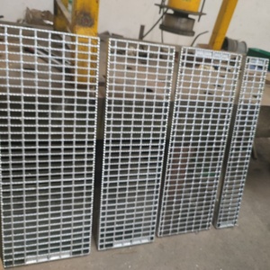 Cadre de drainage <span class=keywords><strong>en</strong></span> acier doux <span class=keywords><strong>Galva</strong></span> 1m et grille <span class=keywords><strong>en</strong></span> acier galvanisé - Product Image 2