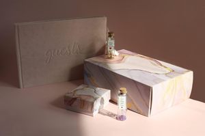 Boîtes cadeaux roses avec couvercles, élégantes, en marbre et paillettes, idéales pour les propositions de demoiselles d'honneur, les demoiselles d'honneur, les baby showers, les fêtes de fin d'année et Noël - Product Image 4