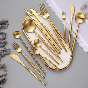 Bán buôn Matt Vàng <span class=keywords><strong>Flatware</strong></span> <span class=keywords><strong>Set</strong></span> Bồ Đào Nha 304 thép không gỉ dao kéo cho đám cưới nhà hàng nhà sang trọng dao và muỗng nĩa - Product Image 2