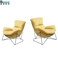 Tables et chaises bon marché en chaises longues table