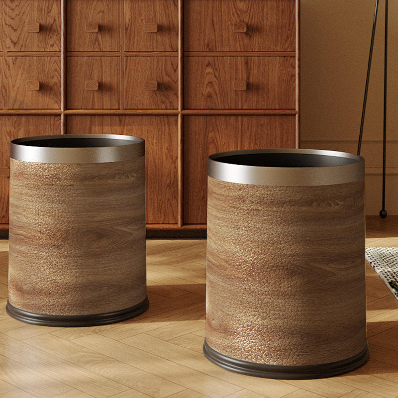 Cubo de basura de cuero de 10L grabado por el tiempo.