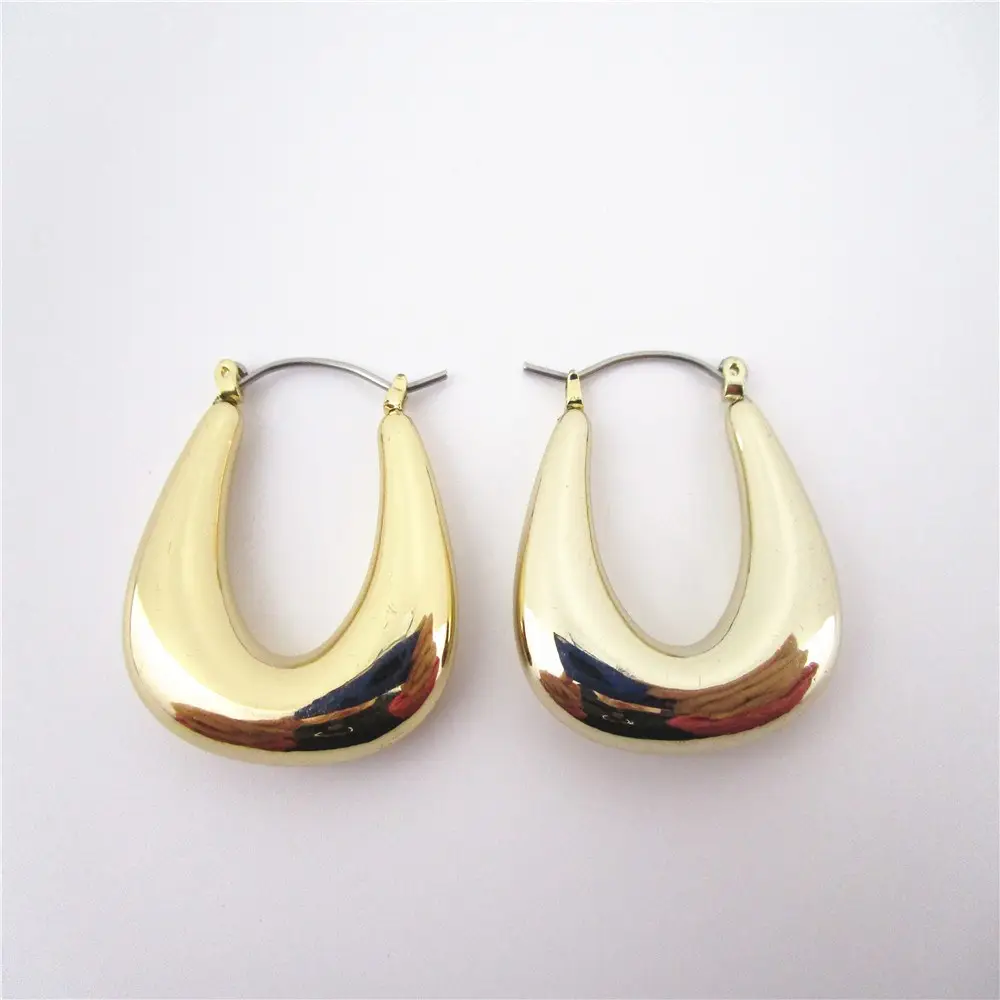 Bisutería de moda Diseño de joyería Oro en China Pendientes Aleación de zinc Collar de mariposa de moda Joyería Pendientes de aro gruesos