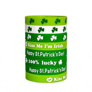 Bracelet en silicone trèfle porte-bonheur de la Saint-Patrick, personnalisable, pour fête à thème et commémoration irlandaise - Product Image 2