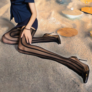 <span class=keywords><strong>Calze</strong></span> <span class=keywords><strong>a</strong></span> <span class=keywords><strong>rete</strong></span> trasparenti sexy taglie forti in maglia traspirante <span class=keywords><strong>a</strong></span> fantasia unita con <span class=keywords><strong>reggicalze</strong></span> - Product Image 3