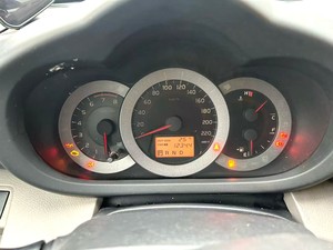 Toyota <span class=keywords><strong>RAV4</strong></span> <span class=keywords><strong>2.0</strong></span> Luxury Upgrade Auto del 2010, SUV Compatto Giapponese Usato, Caratteristiche Migliorate e Prestazioni Affidabili, Ottima Scelta per la Famiglia - Product Image 4