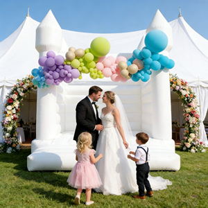 Château gonflable élégant pour <span class=keywords><strong>mariage</strong></span> avec château de saut romantique et configuration de terrain de jeu gonflable - Product Image 1