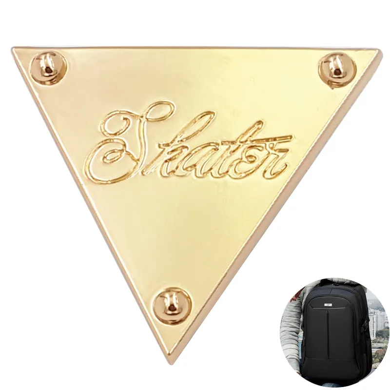 Sıcak satış çanta donanım Metal plaka logosu cüzdan için giyim çanta aksesuarları özel dikmek Metal mektup Logo etiketi giysi için