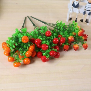 Petite <span class=keywords><strong>Mousse</strong></span> Artificielle Plantes Fruitières Maison <span class=keywords><strong>Jardin</strong></span> Décoration Murale-Cerise Baie Orange Fraise Plastique Eucalyptus Arbustes Prix - Product Image 2
