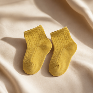 Chaussettes douces de qualité supérieure pour bébés, en coton respirant et extensible, jaunes, taille 1 à 2 ans, confortables, essentielles au quotidien - Product Image 1