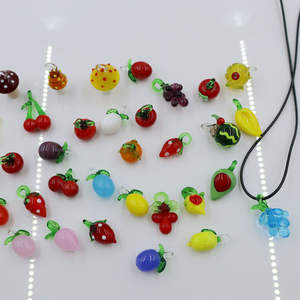 El yapımı minyatür Murano Lampwork cam meyve sebze kolye klasik takı yapımı için kanca ile özel renkli figürler - Product Image 1