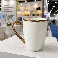 Mug en céramique blanche avec anse à bord doré 12oz 355ml Café Thé Logo personnalisé OEM Vente en gros 10.4cm Cadeaux d'affaires Hôtel Restaurant Café