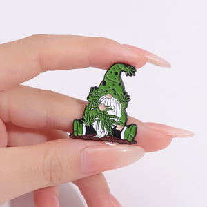Alfileres esmaltados, broche de elfo enano de bambú verde, dibujos animados, fantasía, diversión, todo, insignia de Metal, regalo, Medalla exquisita - Product Image 1
