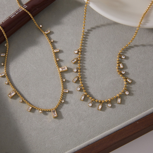 Collier avec pendentif carré en acier inoxydable plaqué or 18 carats et strass blancs, chaîne en boîte, pour femmes, bijoux élégants, cadeau - Product Image 6