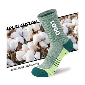Échantillon gratuit Emballage gratuit Chaussettes de sport personnalisées pour femmes Chaussettes d'entraînement athlétique Chaussettes de sport personnalisées pour la course à pied - Product Image 3