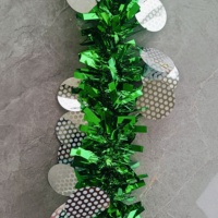 Weihnachtliche Dekorative Lametta-Girlande Großer Pompon-Band-Kranz Extra-Dichte Farbstreifen PET-Material 2m Feiertagsparty-Zubehör