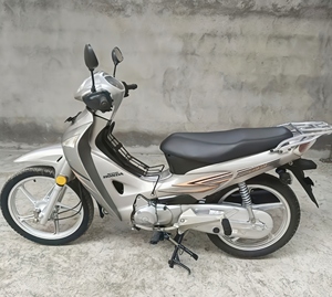 Motocicleta <span class=keywords><strong>Honda</strong></span> de <span class=keywords><strong>125cc</strong></span>-2 de Alta Calidad, Usada, de Carreras, Estándar, de Dos Ruedas, de Gasolina, <span class=keywords><strong>125cc</strong></span>, 4 Tiempos, Refrigerada por Aire, de un Solo Cilindro - Product Image 5