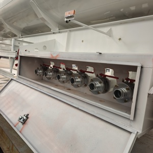 Diesel- und benzinbehälter vom typ sechskabinen-spezialtransportfahrzeug - Product Image 4