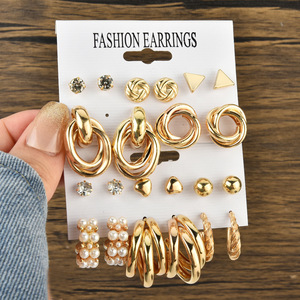 हॉट सेलिंग ट्रेंडी महिलाओं के लिए ट्रेंडी ज्यामितीय गोल्ड प्लेटेड मिश्र धातु स्टड इयररिंग्स - Product Image 2