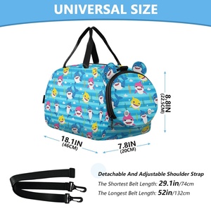 Linda Bolsa Deportiva Infantil de Poliéster Impermeable con Estampado de Tiburón, Diseño Personalizado, Bolsa de Gimnasio para Niños, Bolsa de Viaje de Fin de Semana para Niños - Product Image 3