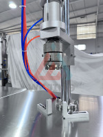 Machine de remplissage d'aérosols semi-automatique haute précision facile à utiliser pour l'huile et le gaz, idéale pour les petites entreprises, prix d'usine