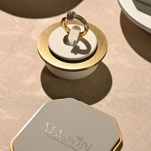 ชุดขาตั้งโชว์เครื่องประดับอเนกประสงค์ Mason ตู้โชว์เครื่องประดับสุดหรู ดีไซน์สวยงามสำหรับร้านบูติก - Product Image 4