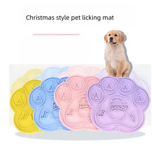 Vente en gros de matériel en silicone de Noël pour chien, moule à lécher pour chien, mangeoire lente pour animaux de compagnie, bol d'alimentation lente avec ventouse - Product Image 2