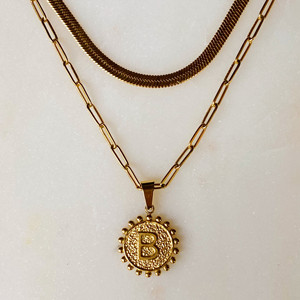 Collier à double chaîne avec initiales - Product Image 3