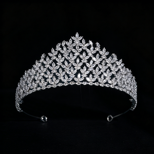 Couronne de mariée de luxe en CZ, diadème de mariage en forme de <span class=keywords><strong>V</strong></span>, diadème de concours de beauté en cristal, accessoire de coiffure pour mariée, bal de promo, Quinceañera - Product Image 5