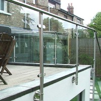 YL METAL Offre Spéciale Poteau de Balustrade en Acier Inoxydable pour Extérieur et Intérieur, Main Courante, Balustre, Garde-Corps de Balcon et de Terrasse en Verre