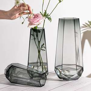 Vaso de Vidro Moderno e Elegante com Design de Cristal Liso e Transparente para Plantas Aquáticas Art Déco para Decoração de Sala de Estar, Escritório e Casa - Product Image 1