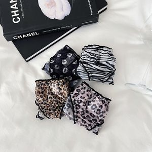 Sous-vêtements sexy confortables pour femmes, pantalon triangulaire, culotte à taille basse à imprimé léopard pour femmes - Product Image 4