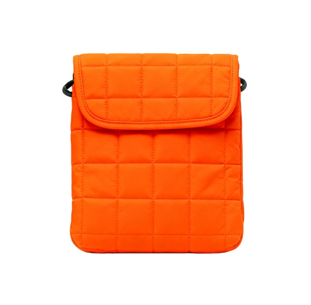 Hot Sell 15 Inch Customized Soft Quilted Laptop Case Sleeve Fashion Carrying Puffy Sleeve with Handle Protective Fitted Gifts