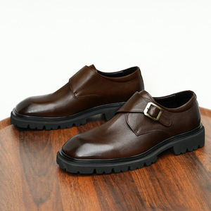 Chaussures habillées noires pour hommes en cuir véritable, design élégant et moderne, bout pointu. - Product Image 4