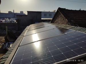 ระบบพลังงานแสงอาทิตย์แบบไฮบริด MPPT ขนาด 3.5 กิโลวัตต์ สำหรับใช้งานนอกระบบ (Off-Grid)  แผงโซลาร์เซลล์แบบโมโนคริสตัลไลน์ สำหรับบ้านและกลางแจ้ง  แรงดันไฟฟ้าขาออก 220V 110V - Product Image 2