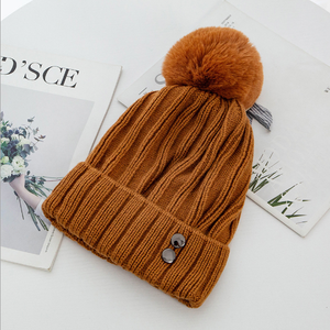 Dernier <span class=keywords><strong>bonnet</strong></span> d'hiver pour femmes Slouchy Design avec grosse boule <span class=keywords><strong>de</strong></span> fourrure Pom Knit Snow Ski Skull Cap Warm for Travel - Product Image 2