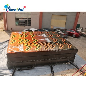 ถุงลมนิรภัยสำหรับการแสดงกายกรรมแบบกระโดดลงมาอย่างอิสระสำหรับสวนแทรมโพลีน  พร้อมเสาเป่าลม - Product Image 2