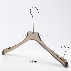 Percha de acrílico de plástico Gris transparente con logotipo personalizado gratis, falda, pantalones, camisa, percha de acrílico transparente con <span class=keywords><strong>gancho</strong></span> dorado - Product Image 6