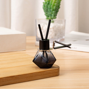 Bottiglia di Vetro Quadrata Trasparente Nera Portatile 10ml, Flacone Vuoto <span class=keywords><strong>per</strong></span> Diffusore con Tappo a Vite <span class=keywords><strong>per</strong></span> Decorazione Auto, Olio Profumato - Product Image 5