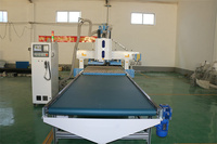 Machine de gravure sur bois CNC automatique 3D pour meubles avec table de chargement et déchargement automatique 1300*2500mm