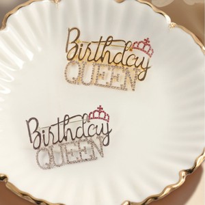 Broche Couronne Lettre Personnalisée <span class=keywords><strong>Reine</strong></span> Anniversaire pour Femme Accessoire de Fête Épingle - Product Image 6