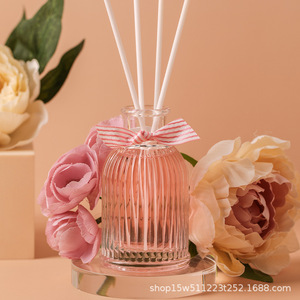 เฮสเชส รีด ดิฟฟิวเซอร์ 100 มล. ก้านไม้ไผ่ น้ำหอมปรับอากาศภายในบ้าน - Product Image 1