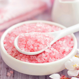 Sels de bain à la rose avec pétales de fleurs séchées, bain floral de luxe, végan et sans cruauté, soin hydratant doux pour une utilisation en spa à domicile - Product Image 4