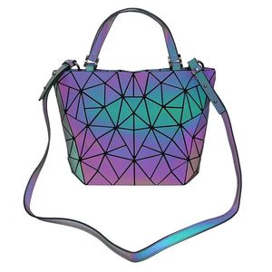 Conjunto de Tres Piezas para Mujer, Bolso Tipo Cubo de Tela PU con Diseño Geométrico de Rombo Luminoso que Cambia de Color, con Cadenas y Correa Individual - Product Image 4