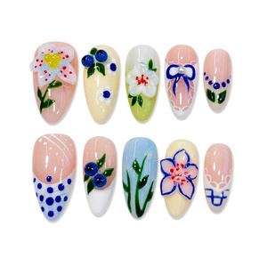 Set di Unghie Finte Adesive Dipinte a Mano, Design Semplice a Mandorla, 10 Pezzi Rosa con Mirtilli Dipinti a Mano, Fai da Te IT - Product Image 2