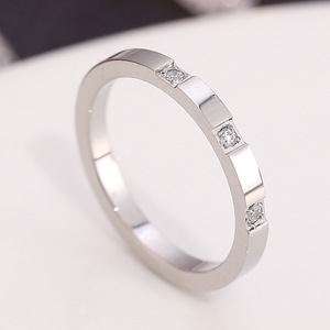 Cincin Tiga Berlian Sederhana, Cincin Titanium Steel Rose Gold dan Zircon, Aksesoris Cincin Ekor Penjualan Langsung dari Produsen - Product Image 6