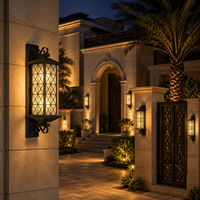 Lanterne murale décorative d'extérieur avec cadre en treillis diamanté pour l'éclairage d'entrée de villa