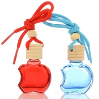 Vente en gros Rafraîchisseur d'air suspendu pour voiture Diffuseur de parfum pour voiture Emballage en carte blister Bouteille en verre colorée de 8ml avec bouchon en bois